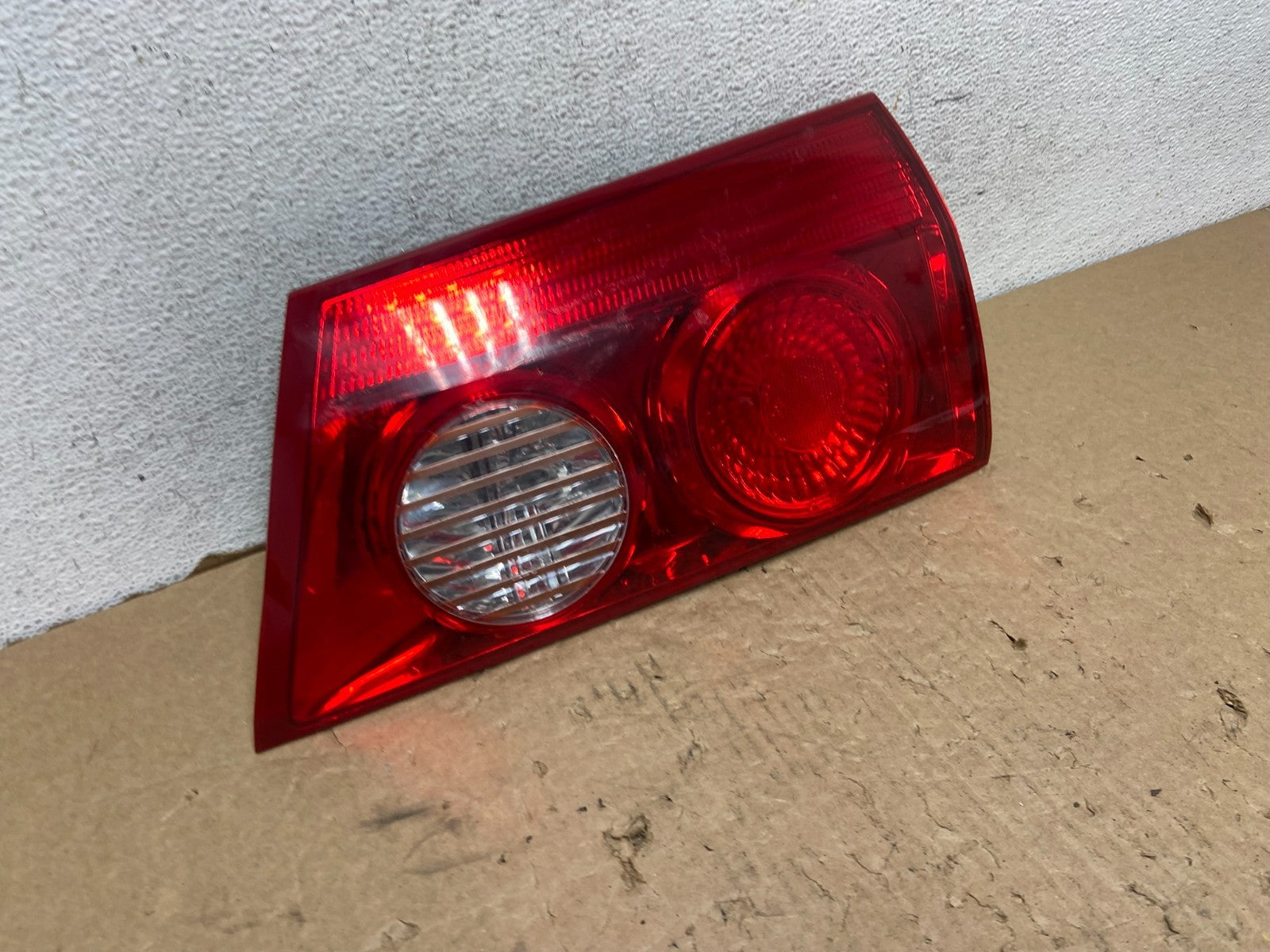 2006 to 2010 Toyota Sienna Right Passenger RH Inner Tail Light AF8046 DW2