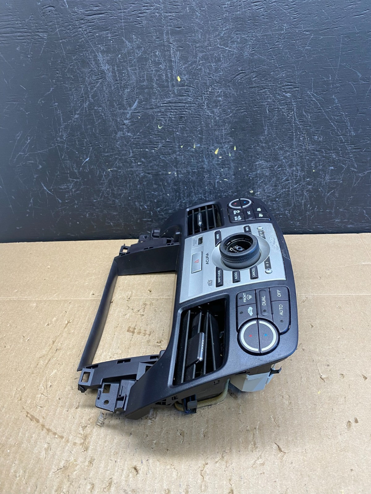 2007 to 2009 Acura RDX GPS RADIO Audio Control Trim Dash w/ Vents AC6827 DG1