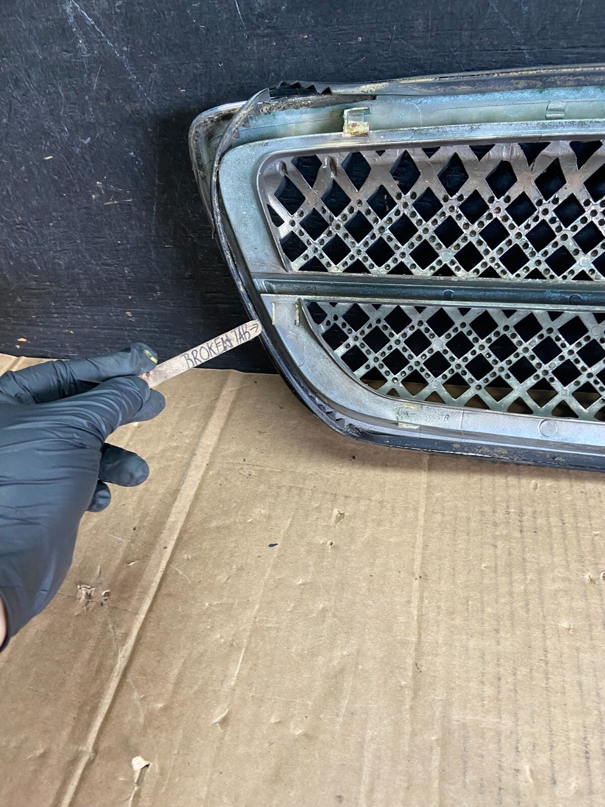 2004 to 2005 Kia Sedona Front Upper Grill Grille o1228 PS7