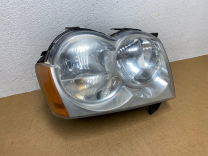 2005-2007 Jeep Grand Cherokee Right Passenger RH Halogen Headlight AD4460 DW2