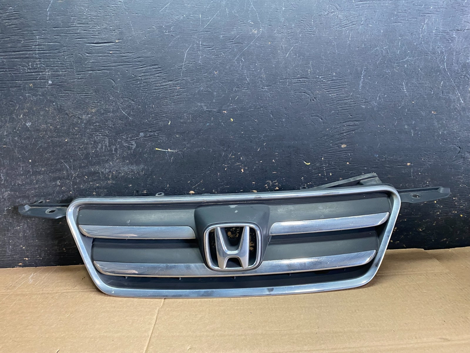2002 to 2004 Honda CR-V CRV Front Upper Grille Grill Chrome Oem Y9295 DG0