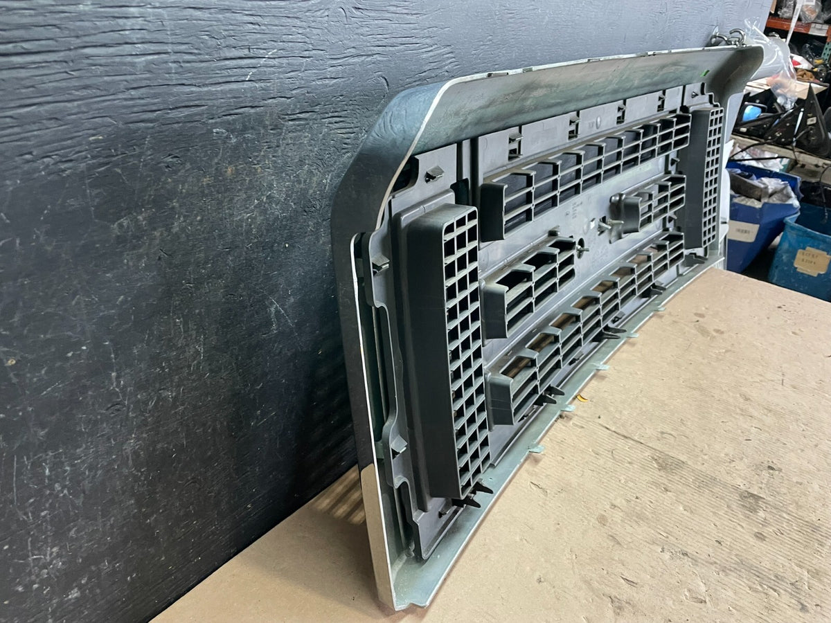 2008 to 2014 Ford Econoline E150 E250 Front Upper Chrome Grill Grille n5478 DG8