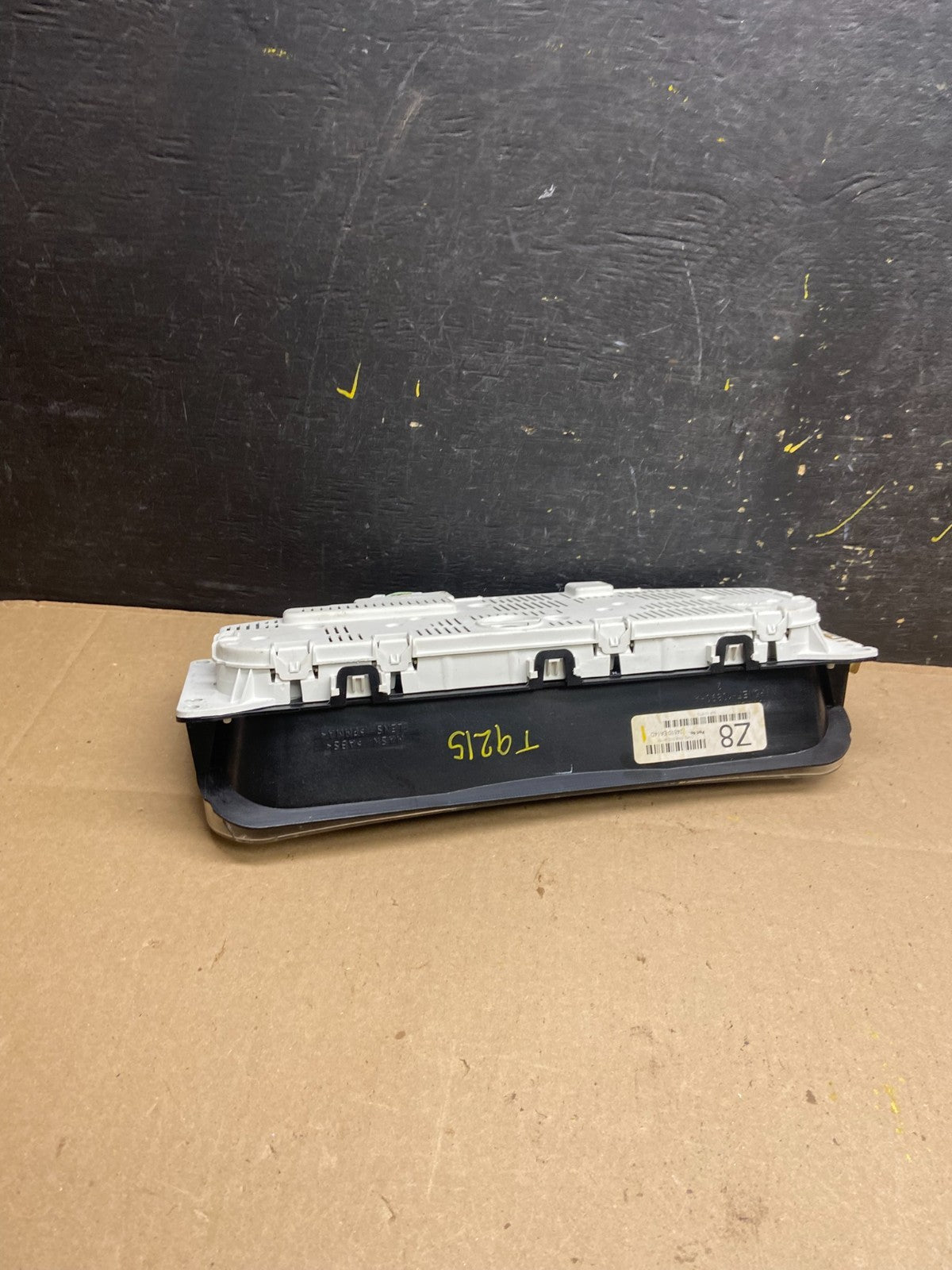 2005 to 2012 Nissan Xterra Frontier Pathfinder Speedometer Cluster Gauge t92156