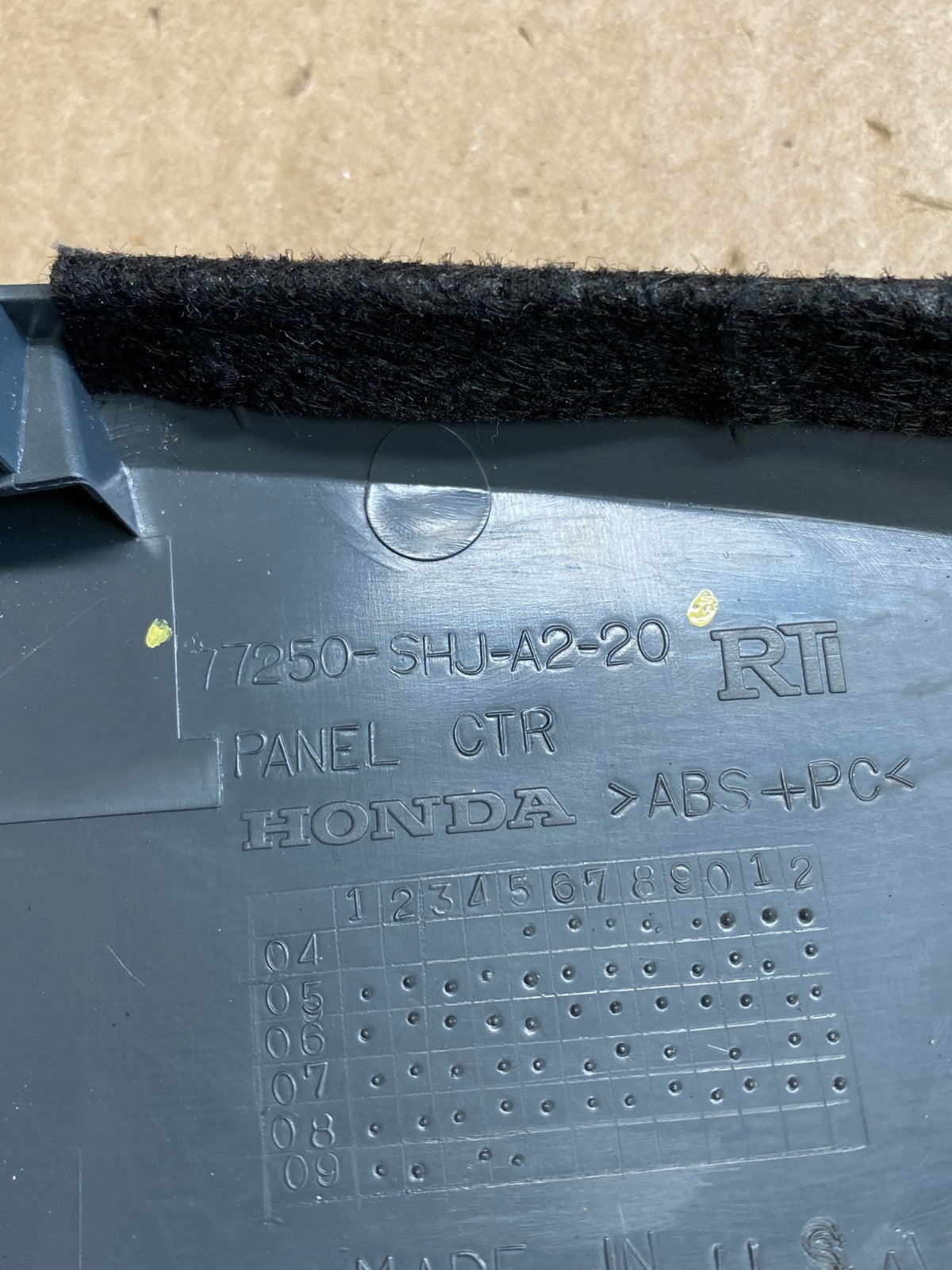 2005 to 2010 Honda Odyssey Radio Climate Control Dash Trim Bezel AJ1292 DW4