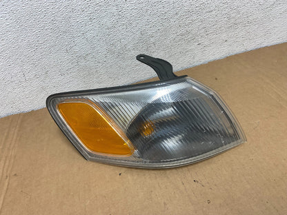 1997 1998 1999 Toyota Camry Right Passenger RH Turn Signal AD2596 DW0
