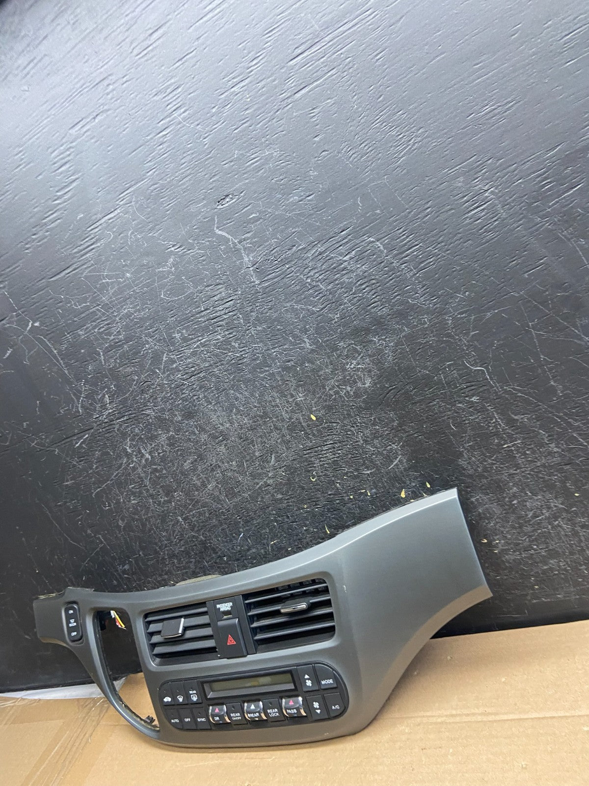 2005 to 2010 Honda Odyssey Radio Climate Control Dash Trim Bezel AG5122 DG2