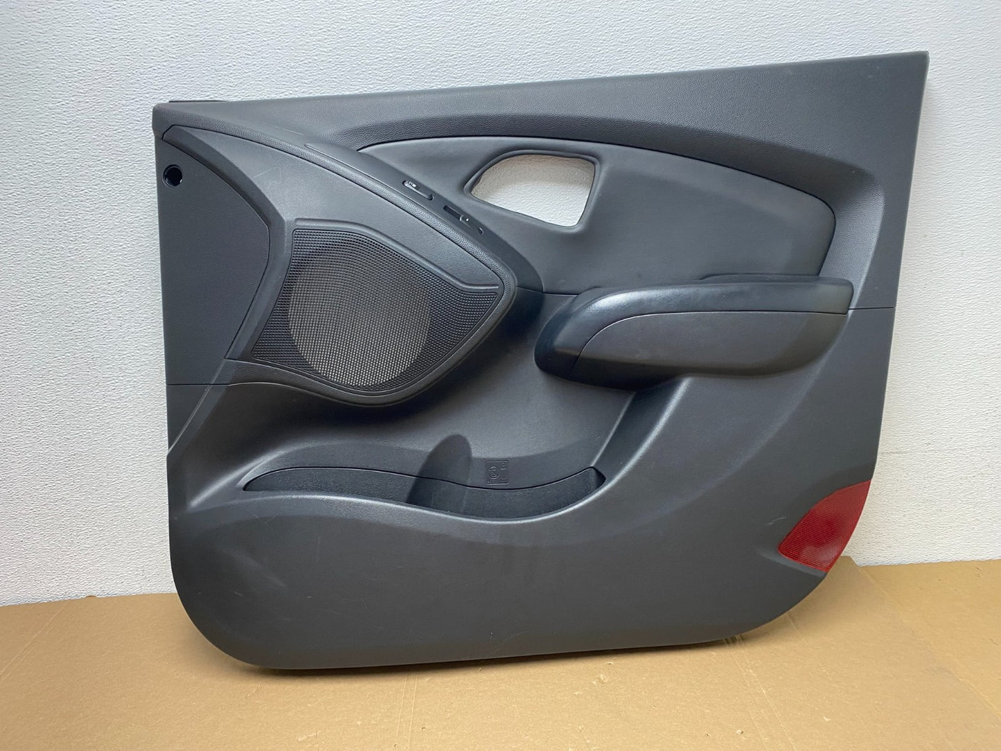 2010 to 2015 Hyundai Tucson Front Right Passenger Side Door Trim Panel AD7682 DG0
