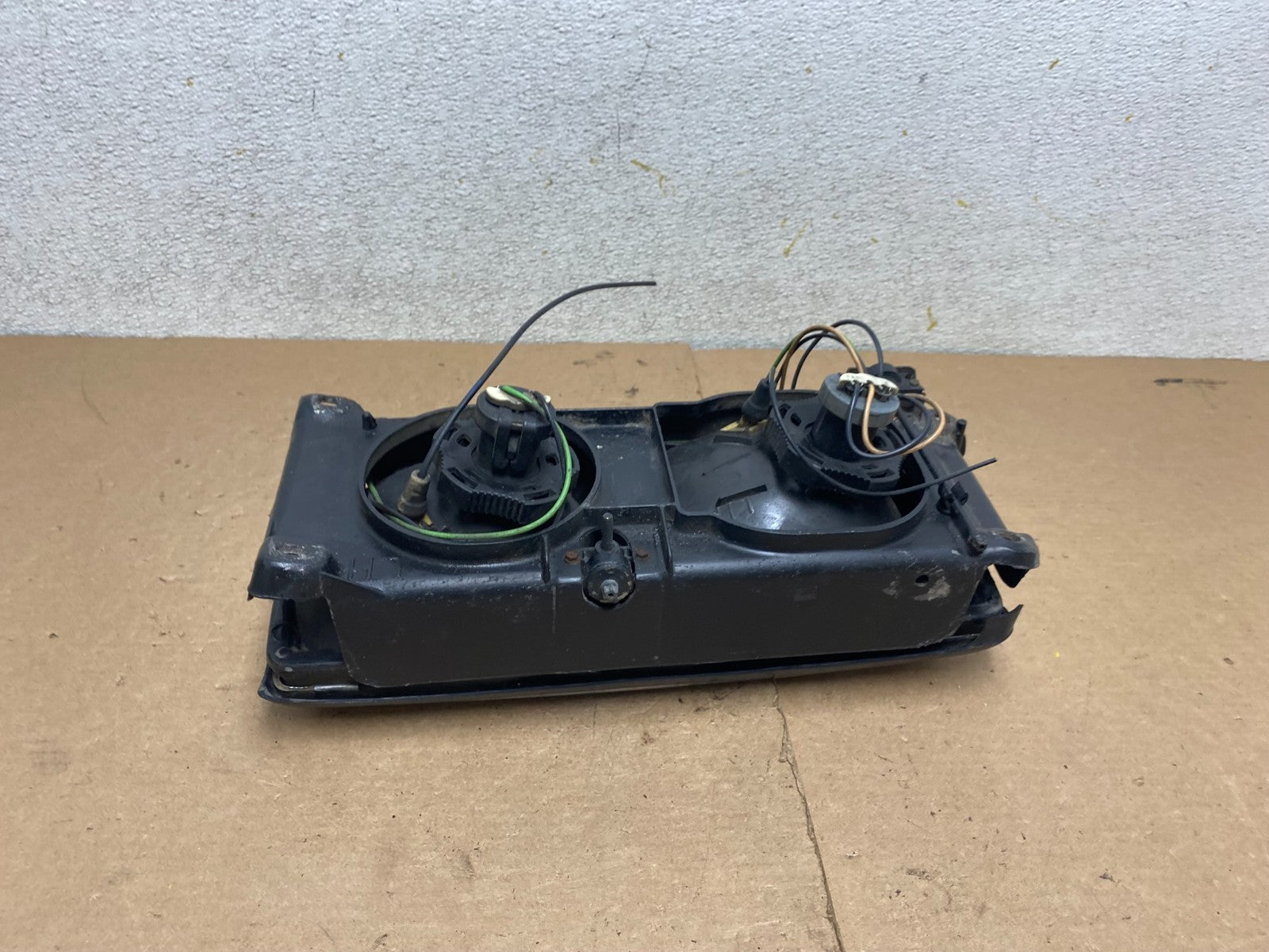 1988 to 1991 Cadillac Seville Eldorado Left Driver LH Side Headlight P6461 DW4