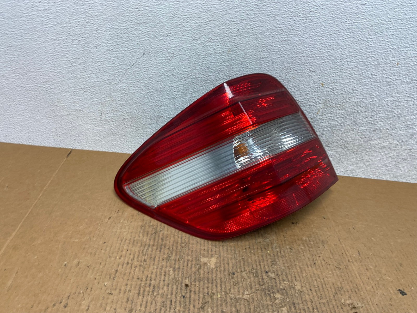 2006 - 2008 Mercedes ML 350 Ml-Class Left Driver Lh Tail Light AE2667 LK2