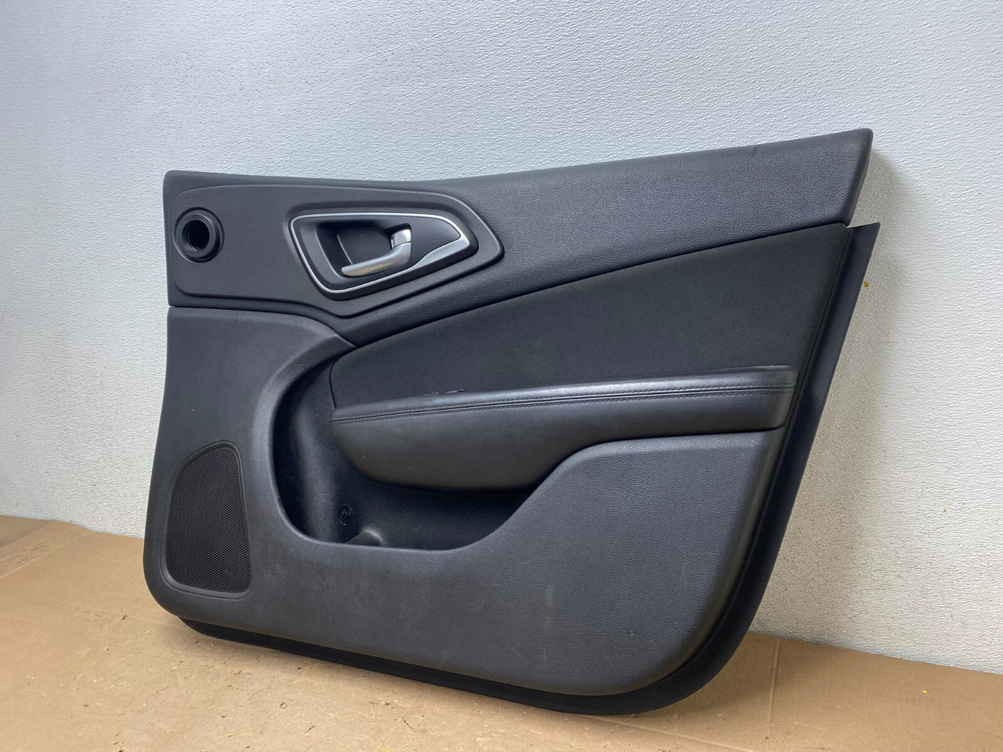 2015 to 2017 Chrysler 200 Front Right Passenger Side Door Panel M4063 DG1
