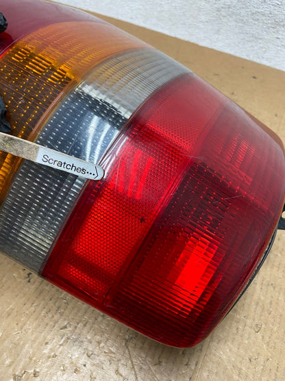 1993-1998 Jeep Grand Cherokee ZJ Left Driver Side Tail Light AE2735 LK3