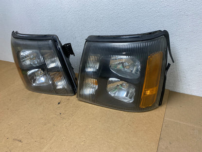 2003 to 2006 Cadillac Escalade Left+Right Xenon HID Headlights AE3269 DW1
