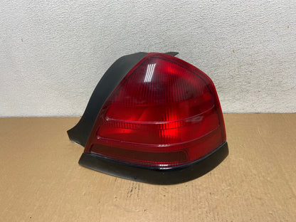 2003-2011 Ford Crown Victoria Right Passenger Rh Side Tail Light AG2064 LK0
