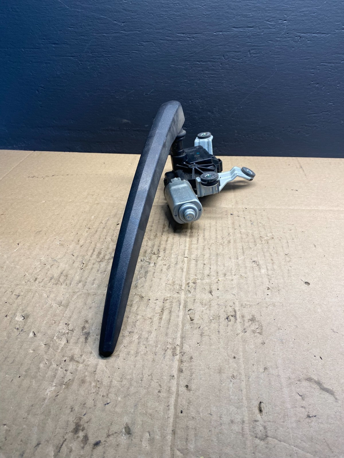 2010 to 2016 Cadillac SRX Rear Windshield Washer Wiper Motor ab4245 DG2