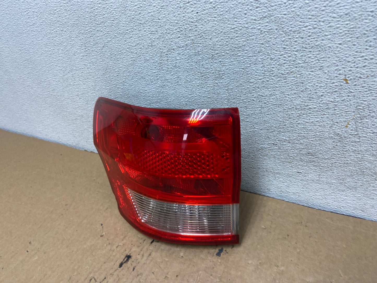 2011-2013 Jeep Grand Cherokee Left Driver Side Lh Tail Light AG2274 LK1