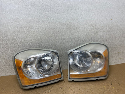 2004 - 2005 Dodge Durango Left+Right Side Headlights V8220 DW0