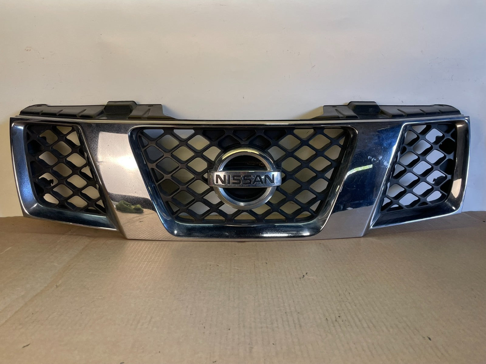 2005 2006 2007 Nissan Pathfinder Chrome Front Upper Grill Grille AG3135 DG0