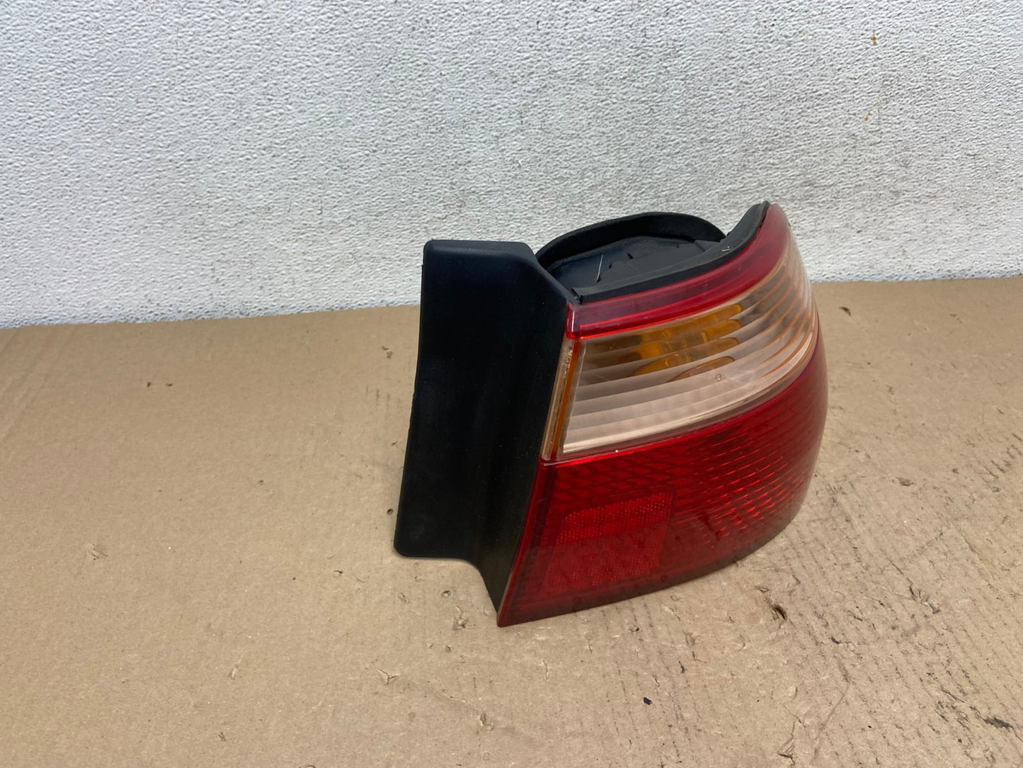 1998 to 2000 Honda Accord Sedan 4door Right RH Side Tail Light AF3300 LK2