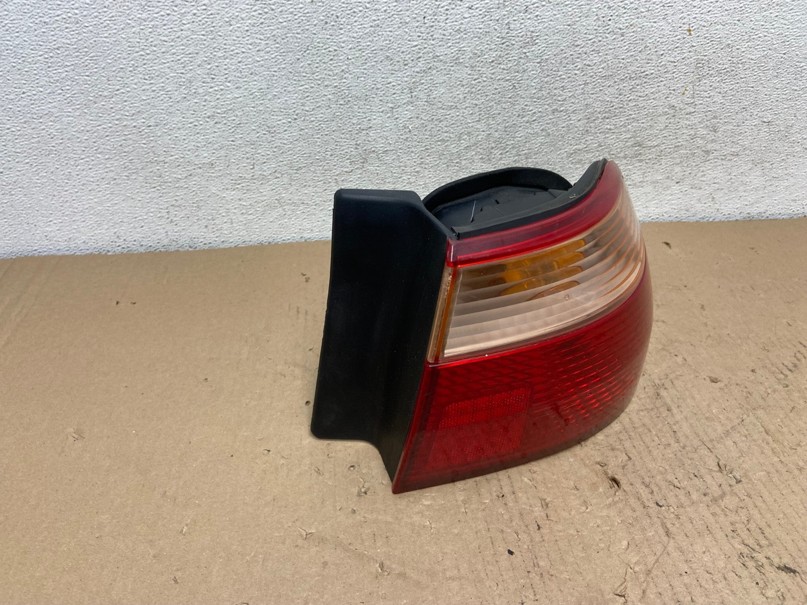 1998 to 2000 Honda Accord Sedan 4door Right RH Side Tail Light AF3300 LK2