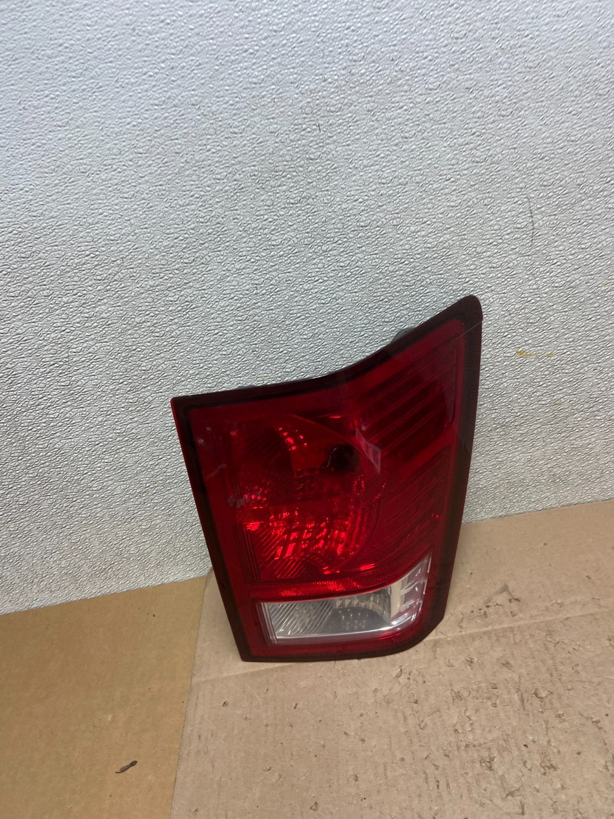 2007 2008 2009 2010 Jeep Grand Cherokee Right Passenger Tail Light Oem Z6299 DW2