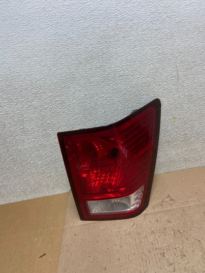 2007 2008 2009 2010 Jeep Grand Cherokee Right Passenger Tail Light Oem Z6299 DW2