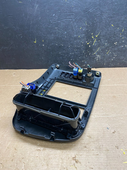 1997 - 2000 INFINITI QX4 Center Console Climate Radio Trim Bezel W1683 DG3