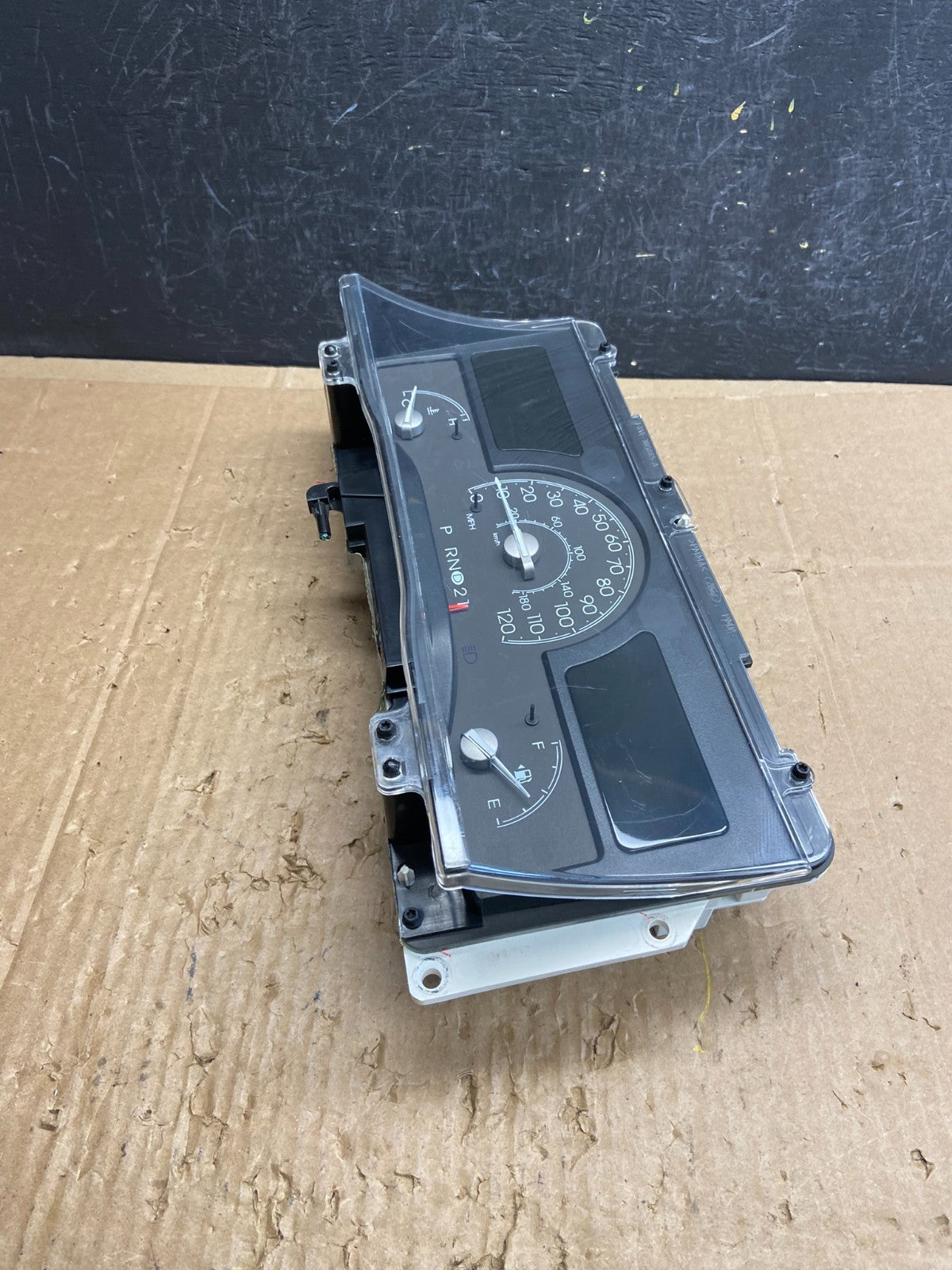 1998 to 2002 Lincoln Town Car Speedometer Gauge Cluster AD6922 DG2