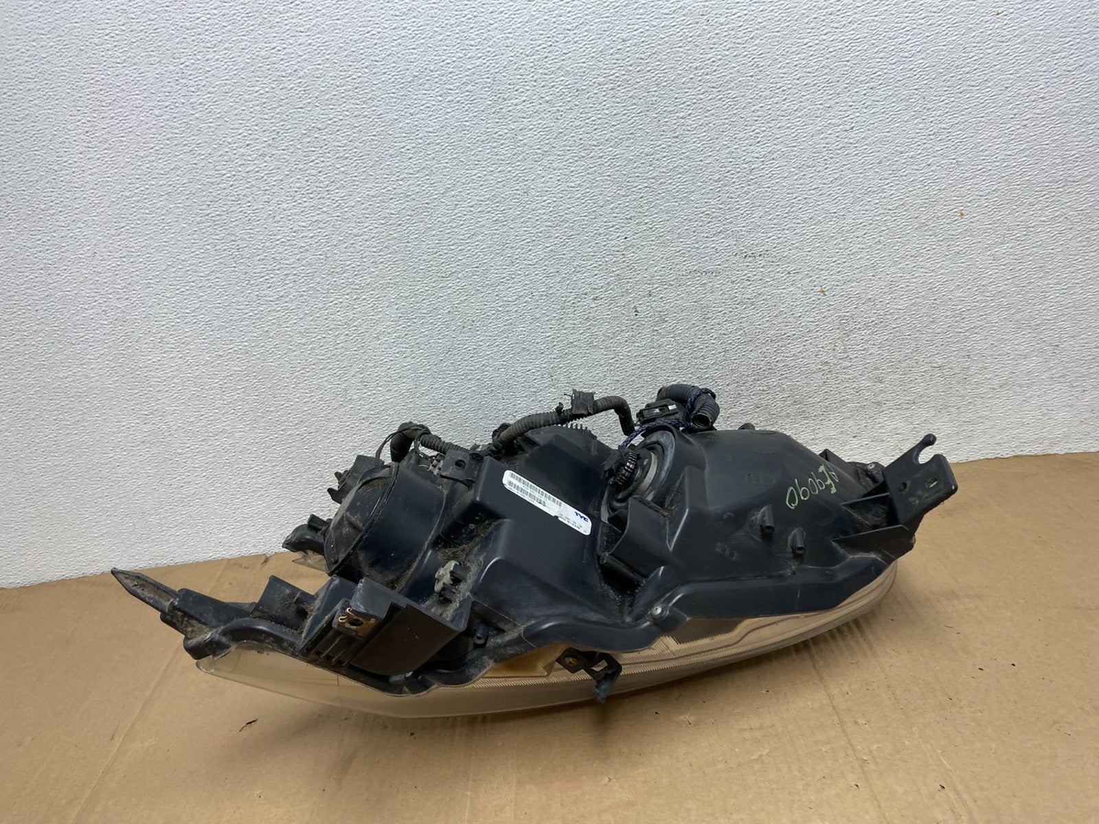 2009 - 2014 Nissan Maxima Headlight Right Passenger Xenon HID TYC AE9090 DW5