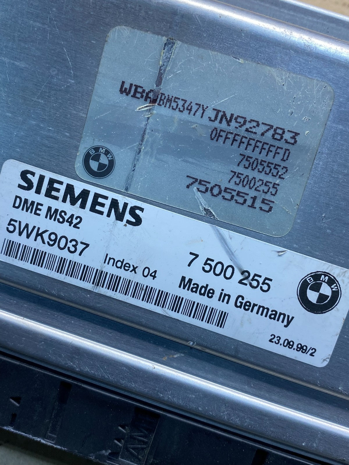 1999 - 2000 BMW 323i ECM ECU Engine Computer 7500255 AH9637 DW2