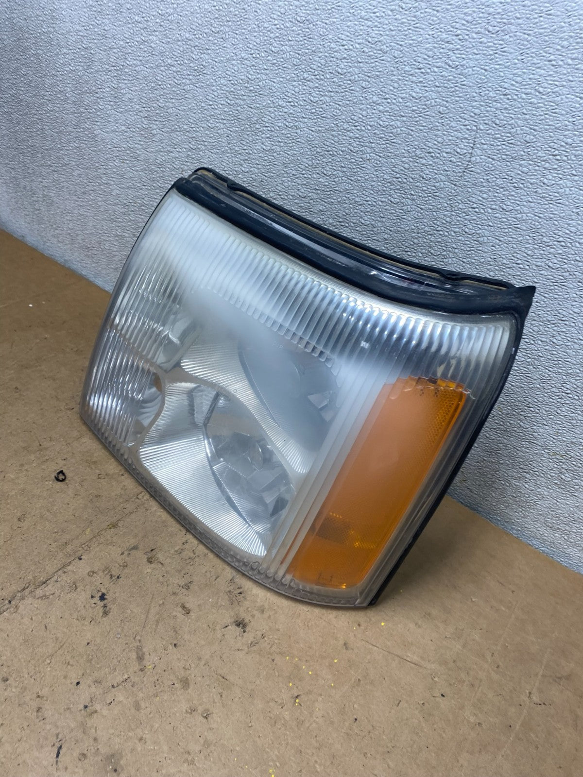 2002 to 2006 Cadillac Escalade Left Driver Lh Xenon HID Headlight Oem X7033 DW1