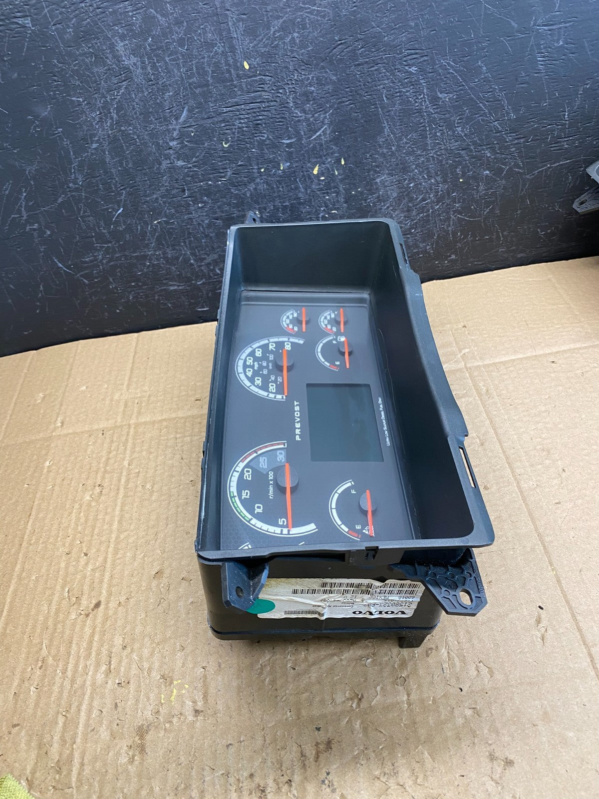 2012-2018 Volvo VNL Instrument Gauge Cluster 21580323-p02 AC95401