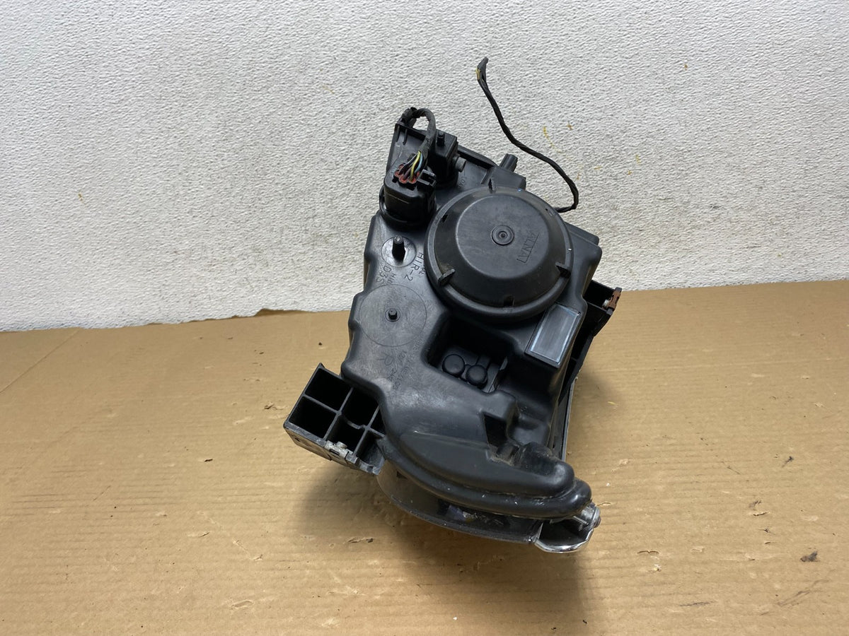 2011 to 2014 Ford Edge Front Right Passenger Headlight Halogen AG9339 DW9