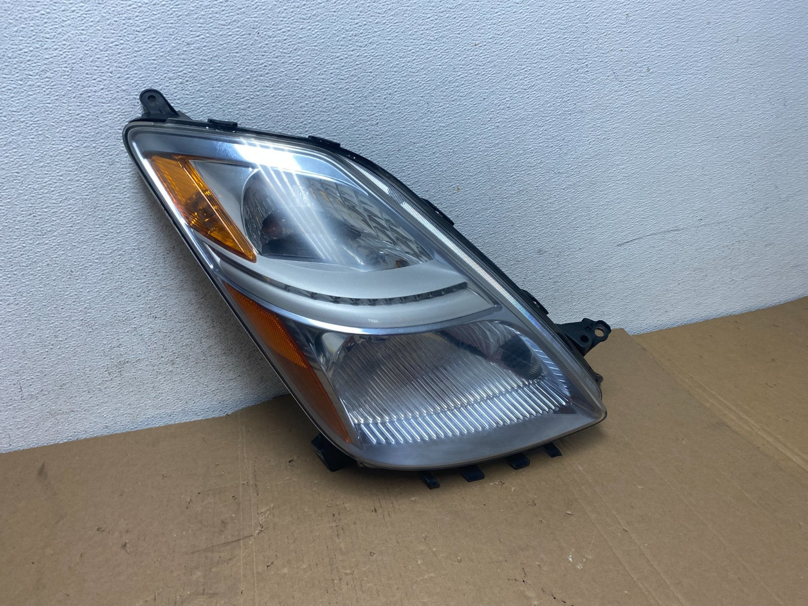 2006 - 2009 Toyota Prius Right Passenger Rh Side Headlight Halogen AD7927 DW0