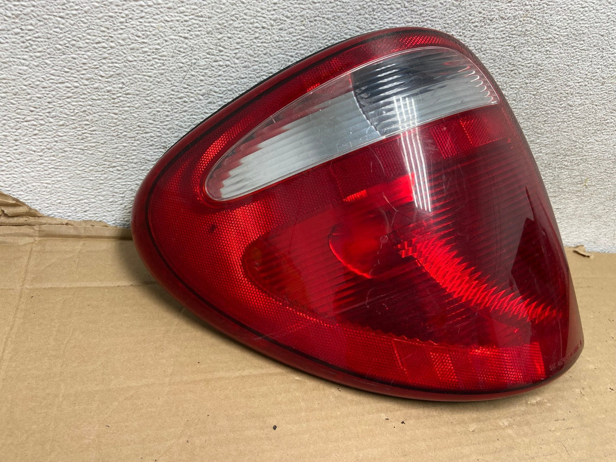 2004 to 2007 Dodge Grand Caravan Left Driver Lh Tail Light AG9186 LK1