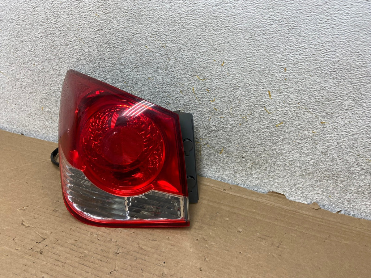 2011 2012 2013 2014 Chevrolet Cruze Left Driver LH Side Tail Light AH8848 LK2