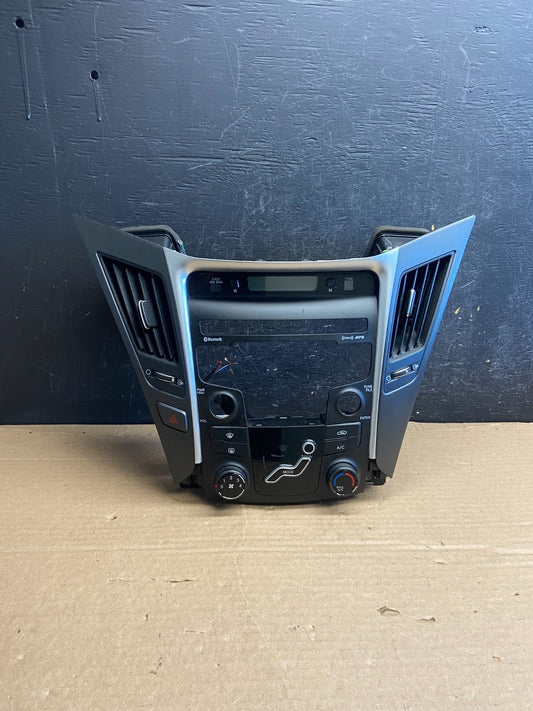 2011 - 2014 Hyundai Sonata Center Radio Climate Control Air Vent Bezel AF2495 DG0