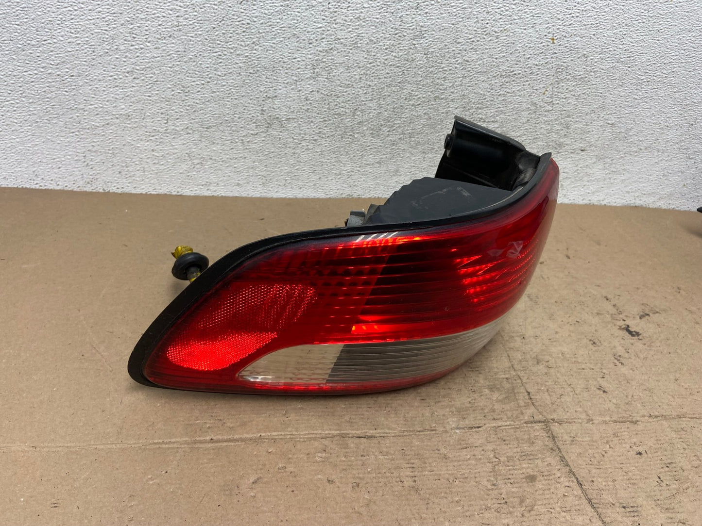 2001 2002 2003 Toyota Sienna Left Driver Lh Side Tail Light AF5729 LK2