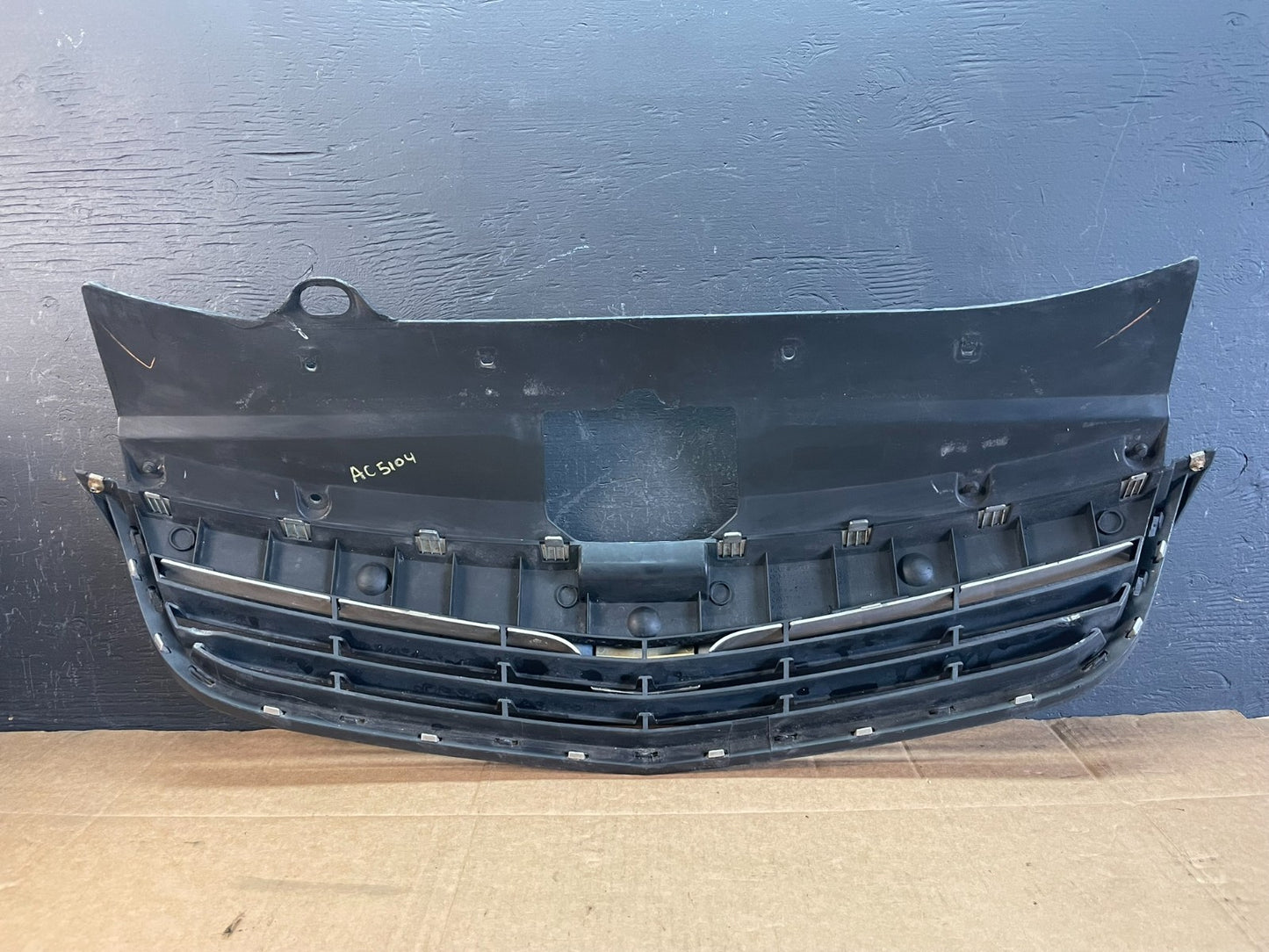 2008 2009 Saturn Aura Front Upper Grille Grill AC5104 DG4