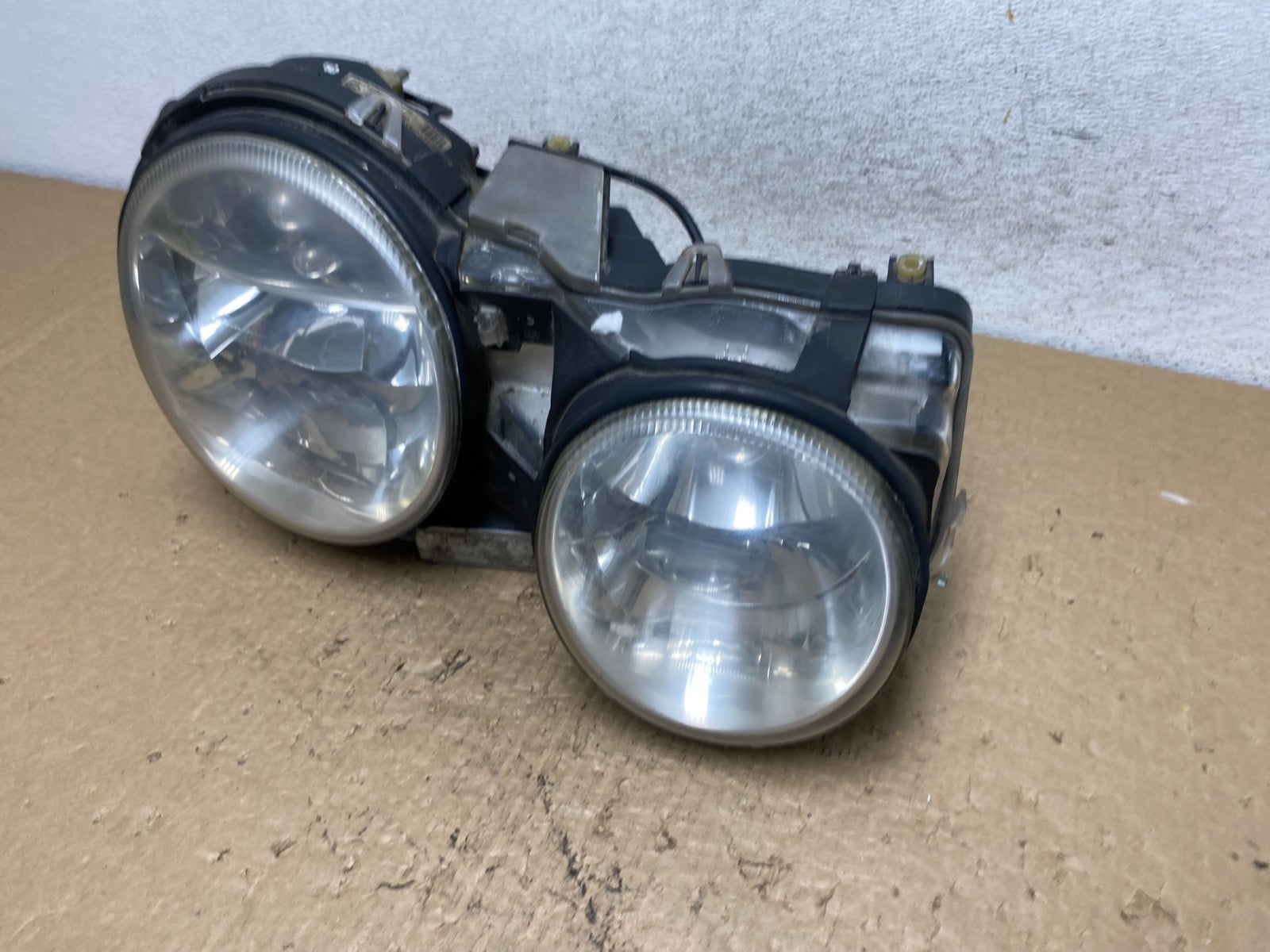 2000 to 2002 Jaguar S-Type Right Passenger Side Halogen Headlight AF8201 DW1