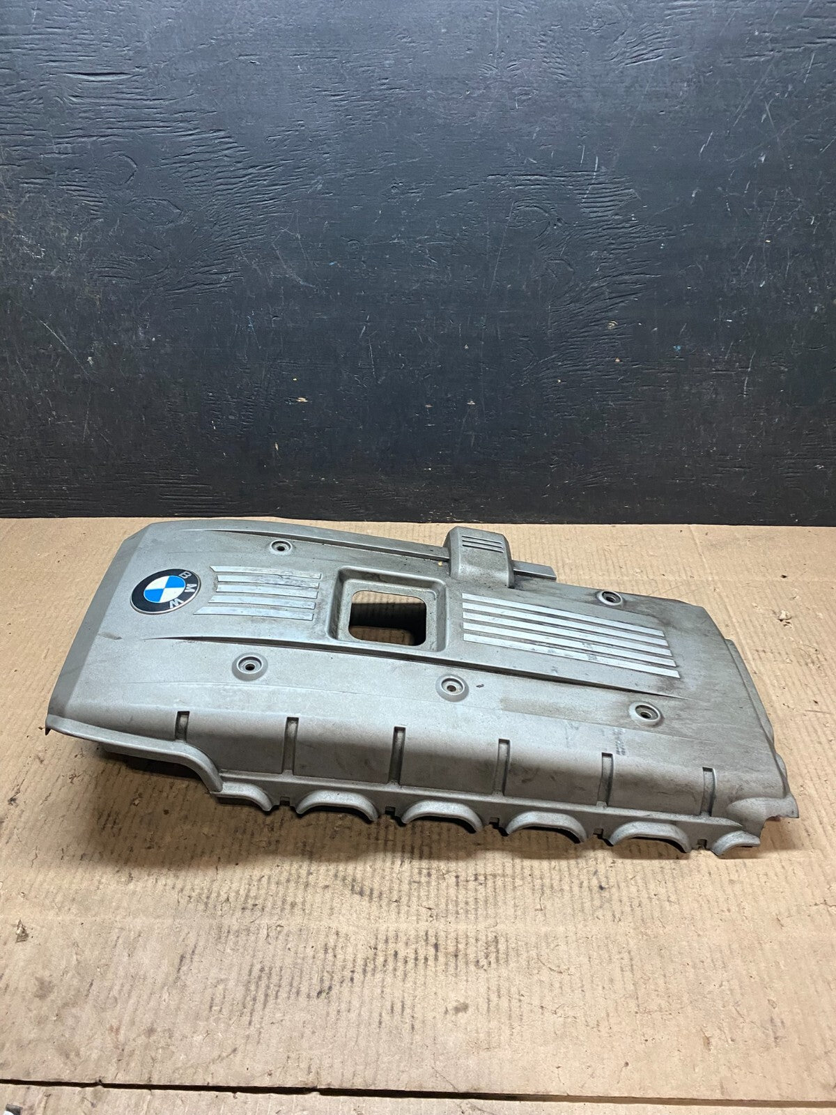 2007 to 2011 BMW 530i Plastic Engine Cover Shield J7264 OEM DG2