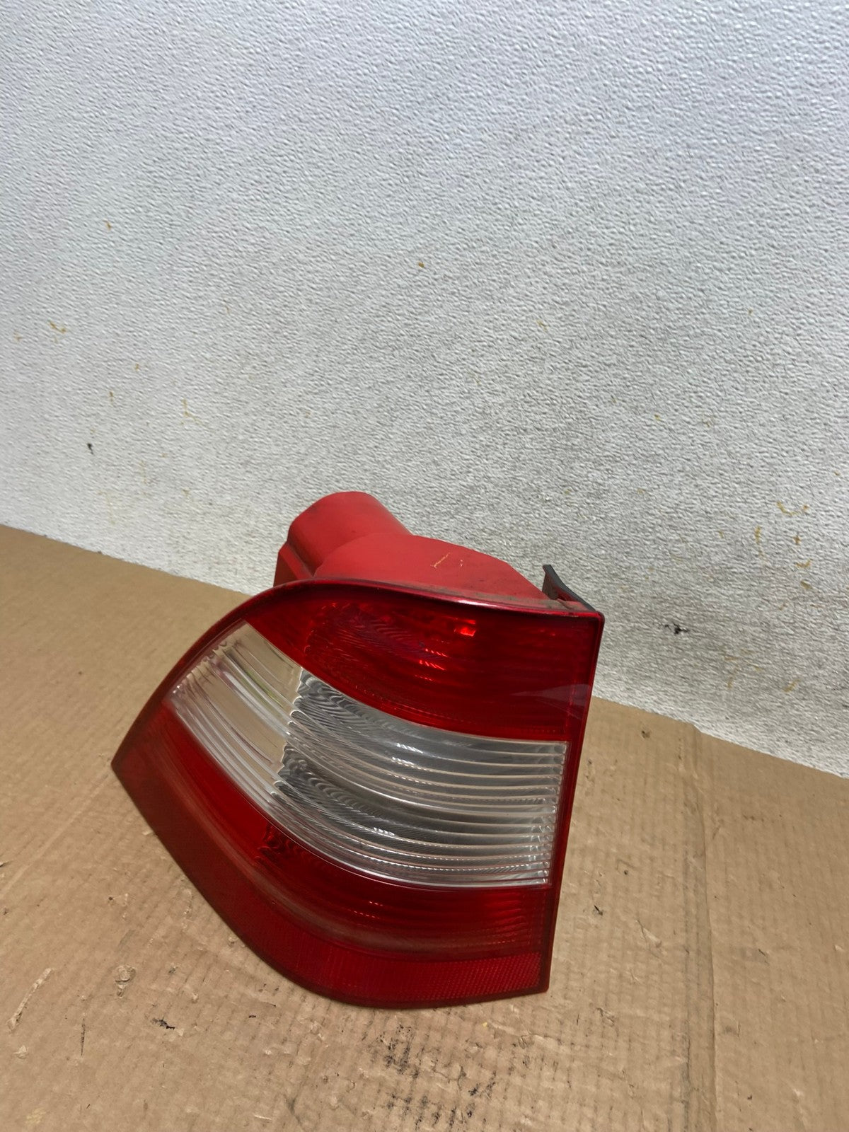 2002-2005 Mercedes ML350 ML-Class Left Driver Lh Side Tail Light AI6593 LK0