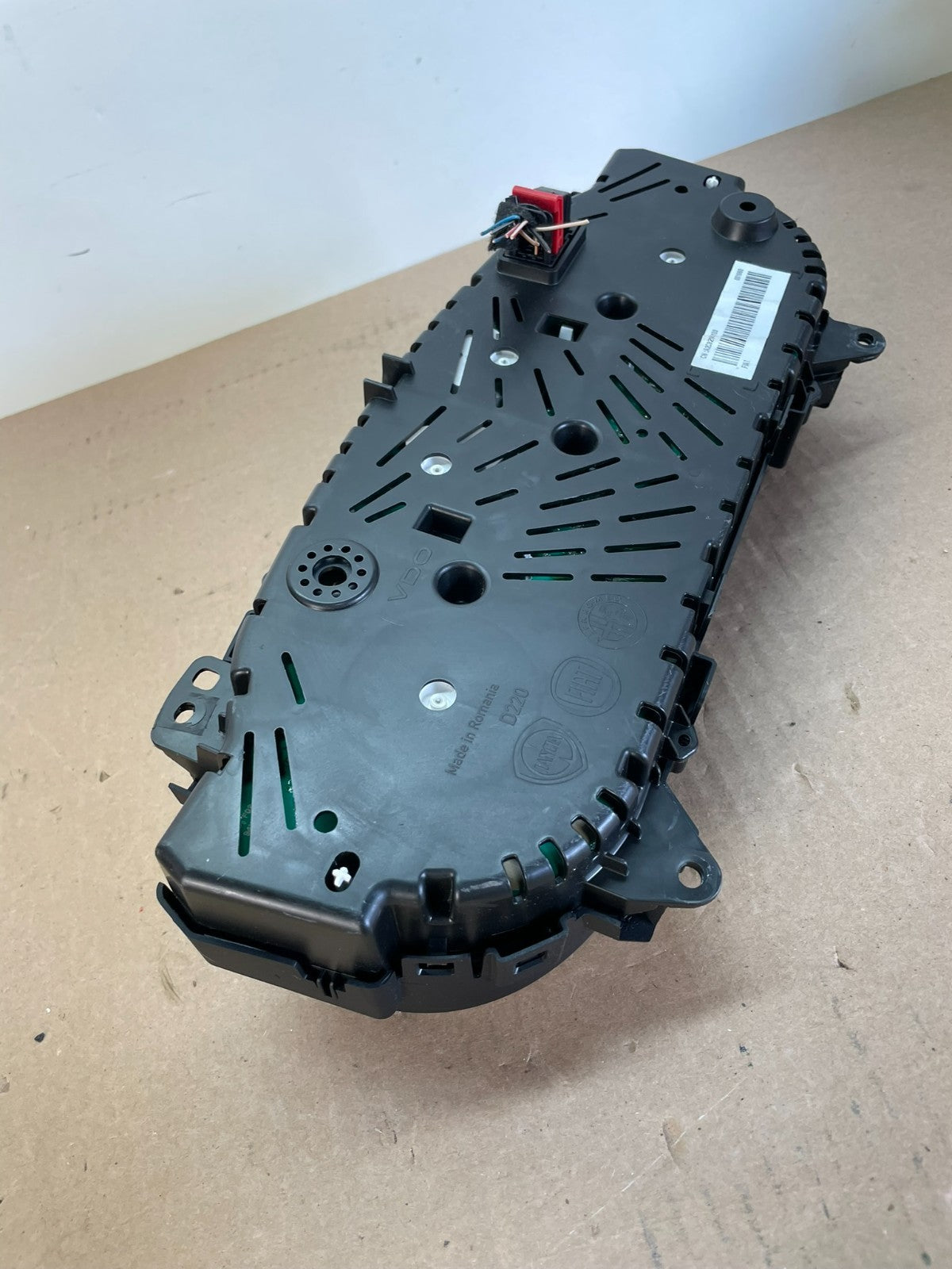 2014 - 2017 Fiat 500L Dash Instrument Cluster Speedometer AG2530 DG7