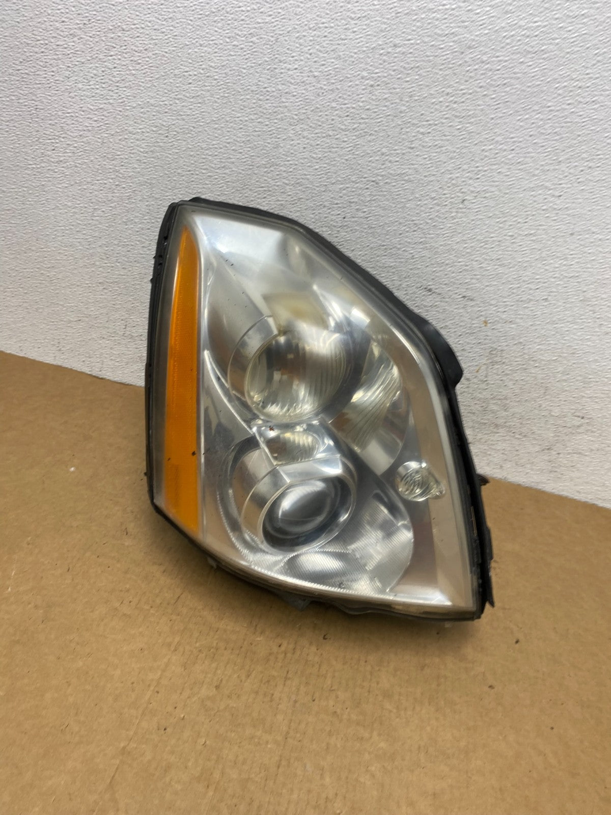 2006 to 2011 Cadillac DTS Right Passenger RH Side Xenon Hid Headlight AD4505 DW0