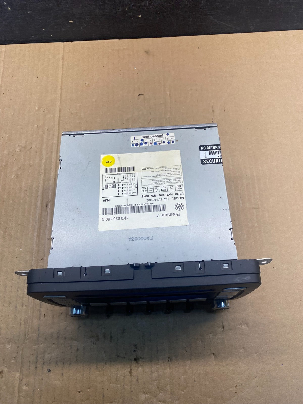2009 to 2017 Volkswagen Tiguan Radio AM/FM CD Player AG3779 DG3