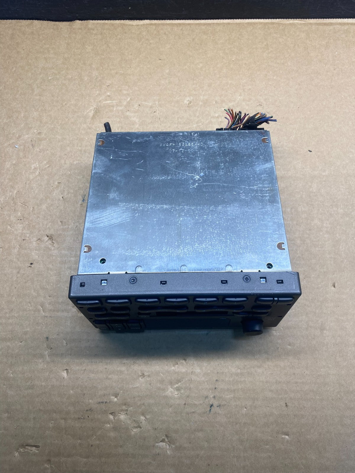 2001 - 2002 Lincoln Town Car AM/FM Radio CD Player AF6583 DG4