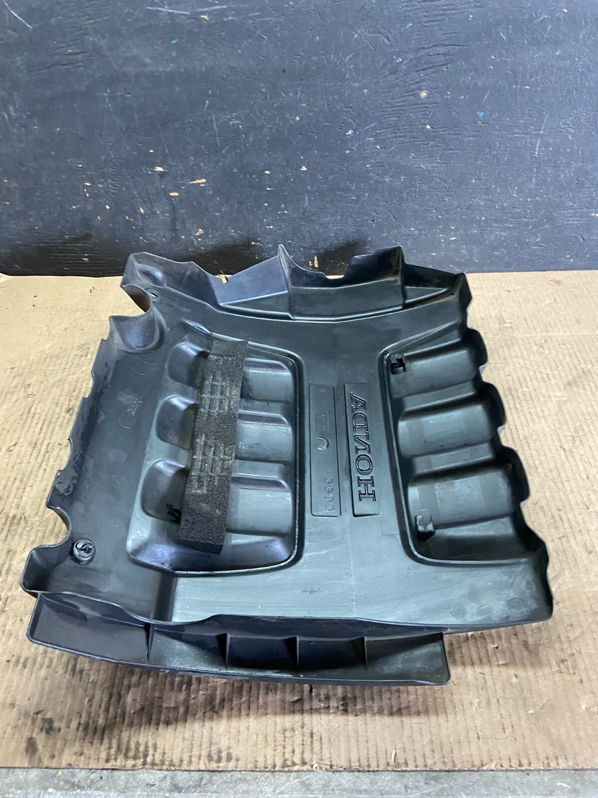2005 to 2007 Honda Odyssey Black Engine Cover OEM o0969 DG7