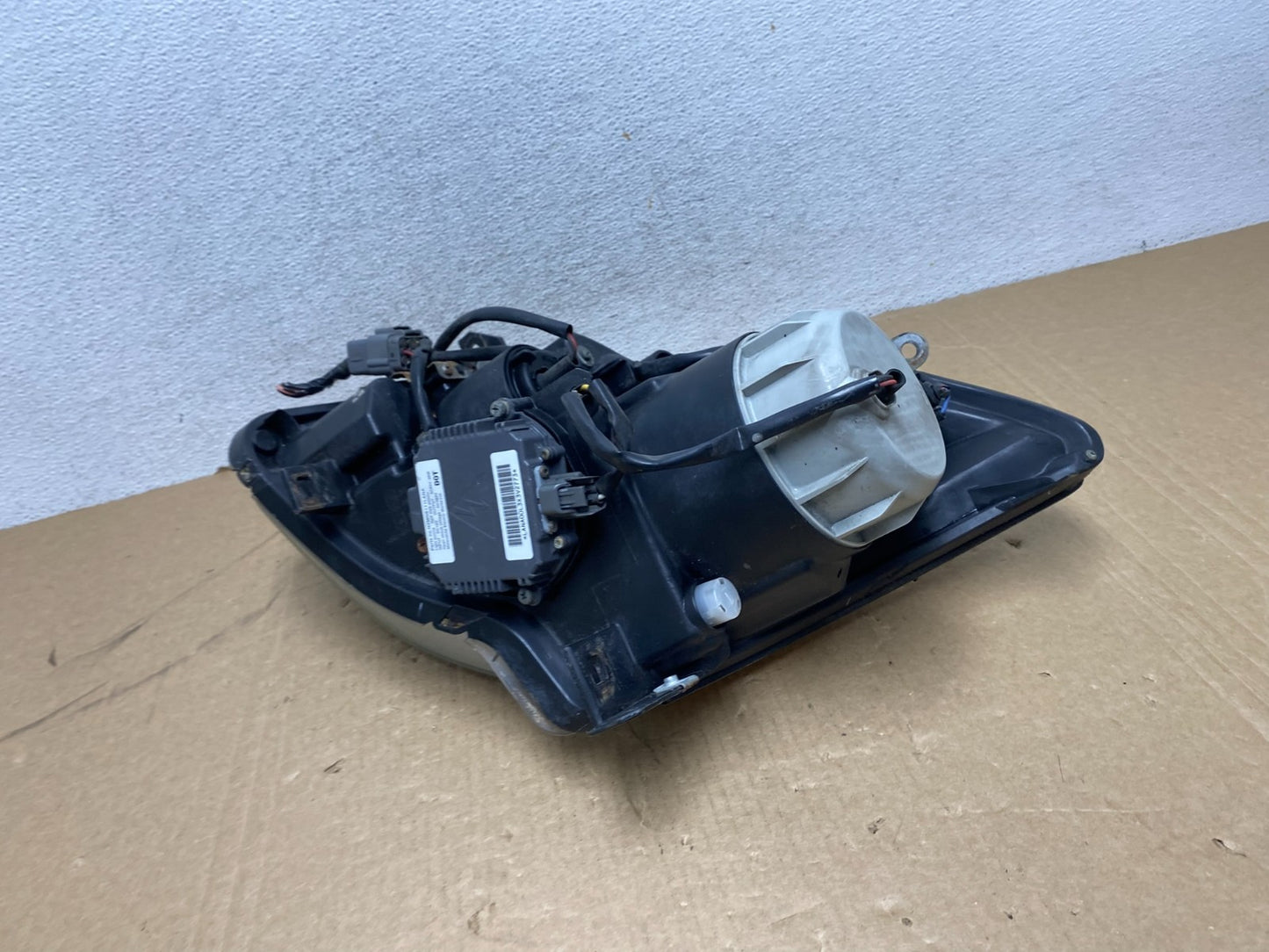 2004 2005 2006 Nissan Maxima Right Passenger Side Headlight Xenon AG0475 DW7