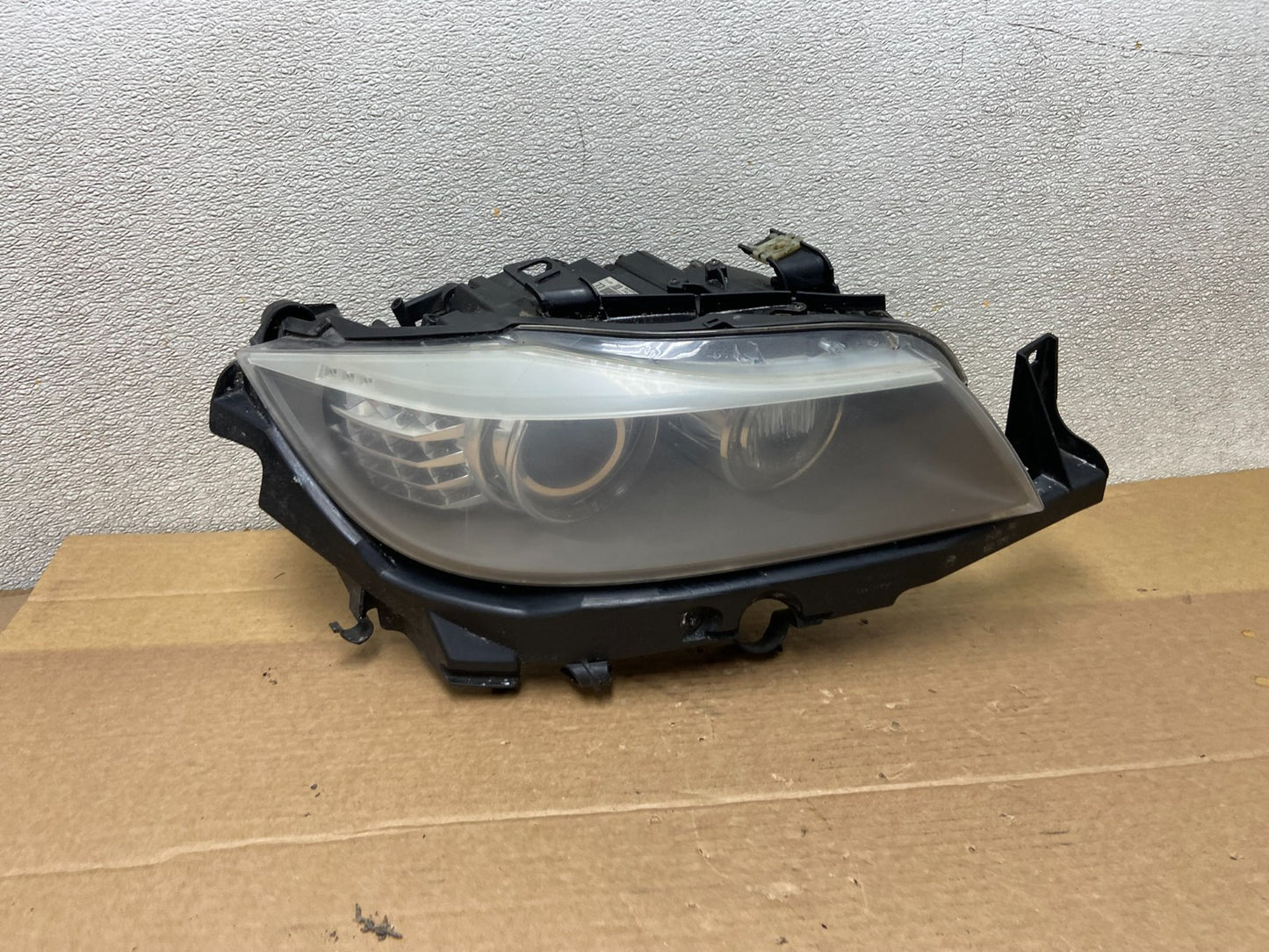 2009-2011 Bmw 3 Series 328i 4/D Sedan Right Passenger Headlight Xenon OEM AB50810