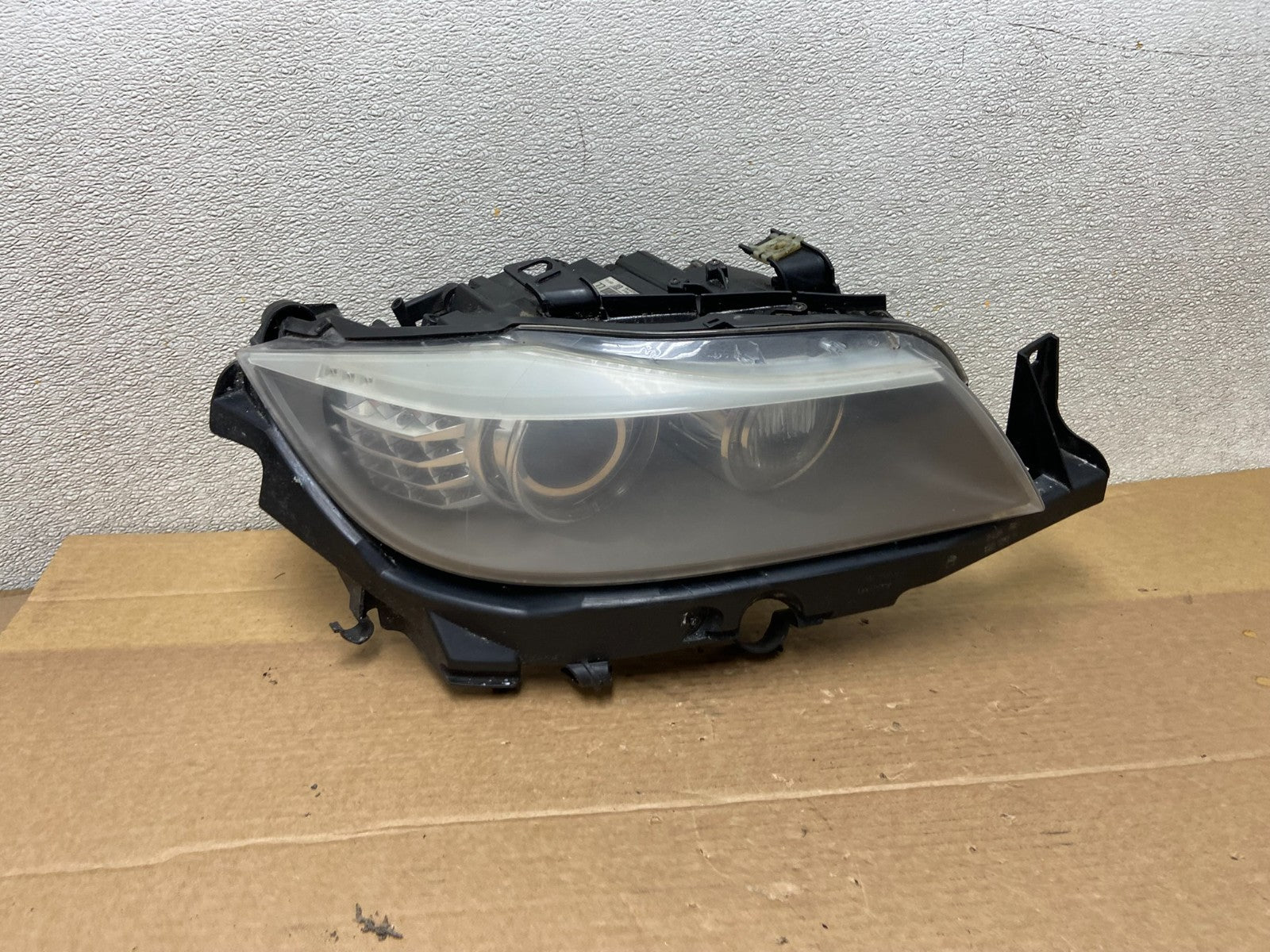 2009-2011 Bmw 3 Series 328i 4/D Sedan Right Passenger Headlight Xenon OEM AB50810