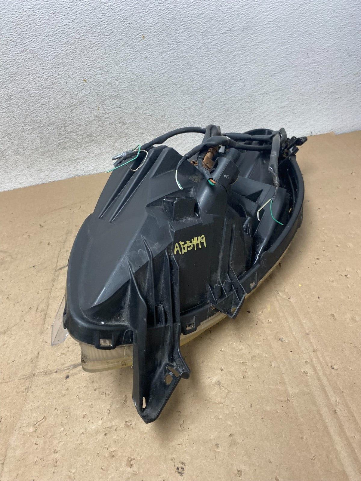 2006-2008 Toyota Yaris Hatchback Left Driver Halogen Headlight AG5449 DW6